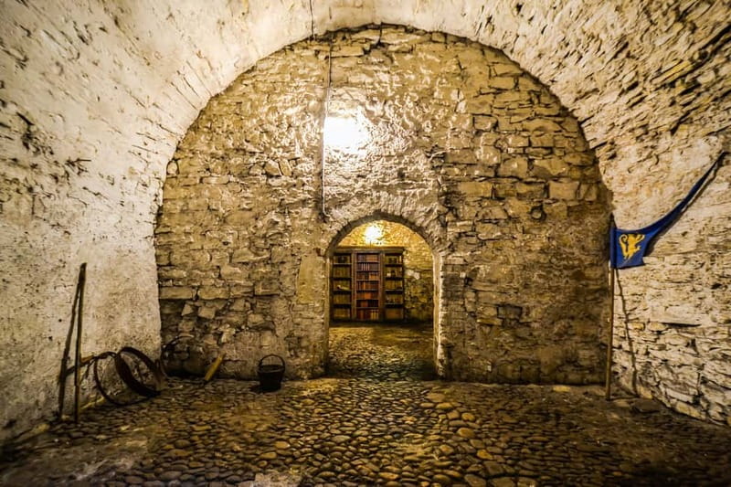 Prague: Oldtown, Medieval Underground & Dungeon History Tour - Dropping into the medieval underground (up to two floors below)