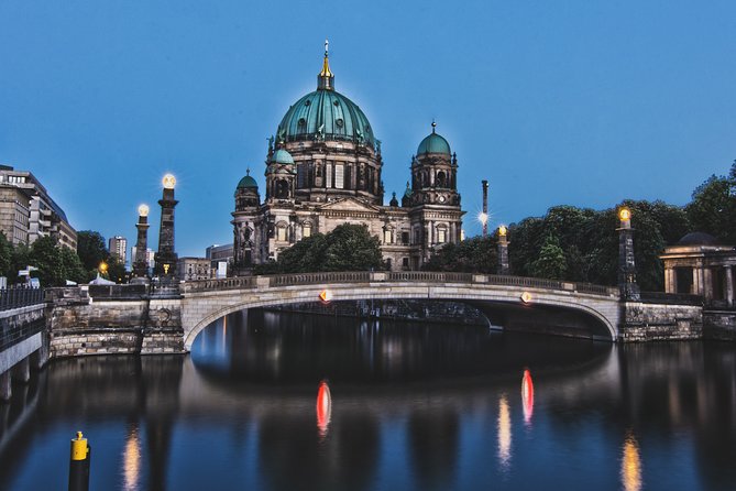 Private Berlin WWII and Cold War History Tour with Local Expert Guide - Reichstag, Brandenburg Gate, and the Photo Stops That Mean Something