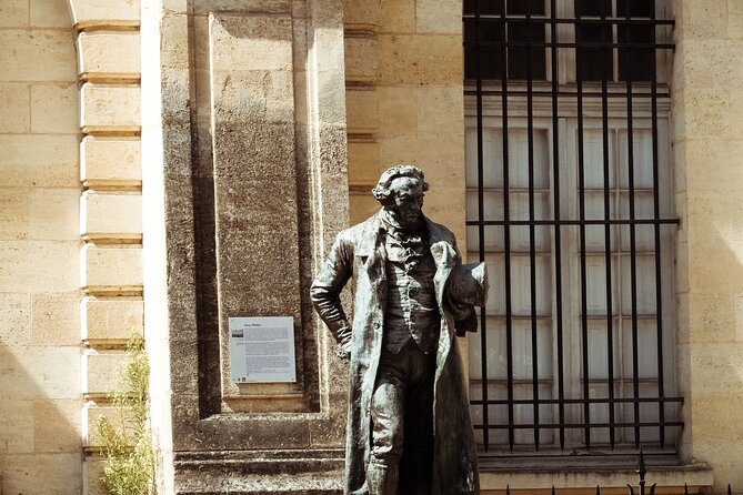 Private Bordeaux History Tour with a glass of Bordeaux wine. - Porte Cailhau: The Golden Age Gateway With a Named Victory