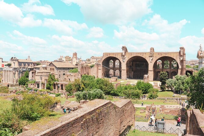 Private Colosseum Arena Tour with Expert Guide - all inclusive - Entering the Colosseum Arena With a Real Guide Plan