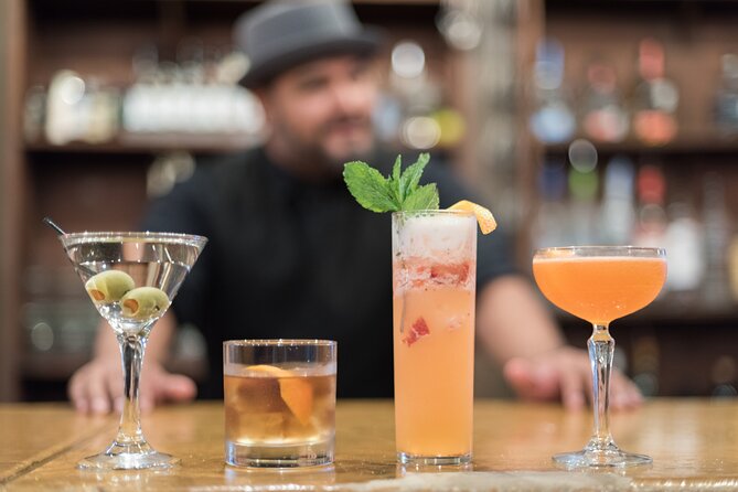 Private Drunk History Tour - The 7:00 pm meeting at Alamo Plaza: easy start, clear finish