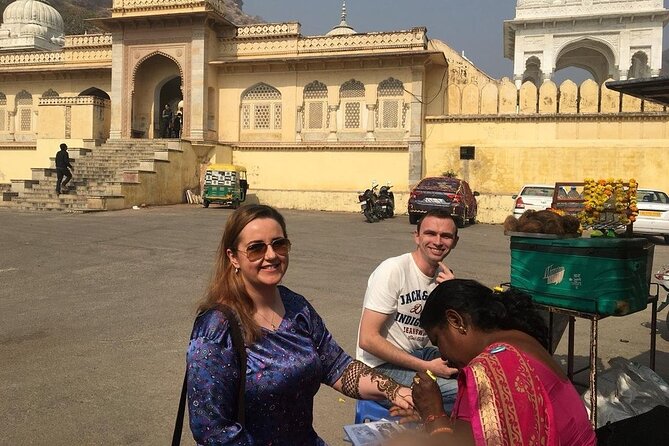 Private Full-Day Sightseeing Tour of Jaipur’s Heritage by Car - What it’s like with guides and drivers who keep it relaxed