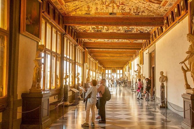 Private Guided Visit Florence's Santa Croce Basilica and Ancient Leather School - Scuola del Cuoio: watch leatherwork rooted in the Arno
