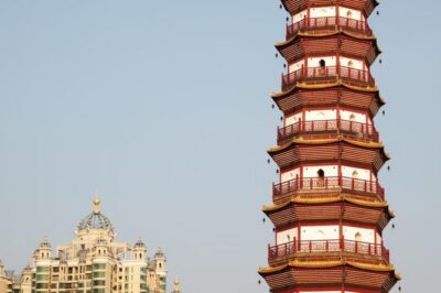 Private Historical Tour: Guangzhou City Sightseeing Including Lunch - Chen Clan Temple and the Guangdong Folk Art Museum: carvings you can almost touch