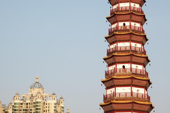 Private Historical Tour: Guangzhou City Sightseeing Including Lunch - Chen Clan Temple and the Guangdong Folk Art Museum: carvings you can almost touch
