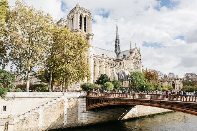 Private Historical Tour of Notre Dame - Stop 4: The Western Portal—reading statues and reliefs like a language