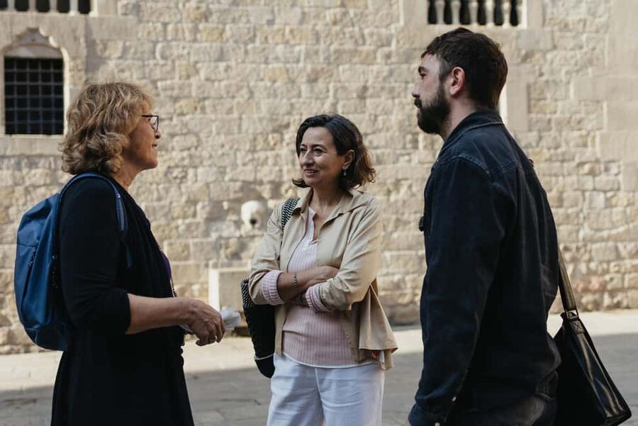 Private Jewish Heritage Journey by Barcelona Dreaming - Starting in Plaça Sant Jaume: the neighborhood sets the tone