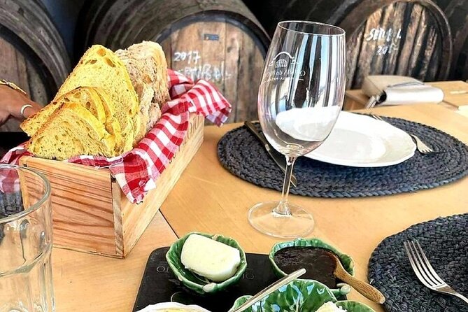 Private Lisbon-Arrábida Wine Tour: 3 Wineries, Coast & Heritage - Pickup and route logic: low-stress logistics out of Lisbon