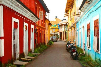 Private Portuguese Heritage Tour: Se Cathedral, Basilica of Bom Jesus and Dona Paula Beach in Goa - Basilica of Bom Jesus: UNESCO Marble, Relics, and Dom Martin Paintings