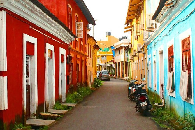 Private Portuguese Heritage Tour: Se Cathedral, Basilica of Bom Jesus and Dona Paula Beach in Goa - Basilica of Bom Jesus: UNESCO Marble, Relics, and Dom Martin Paintings