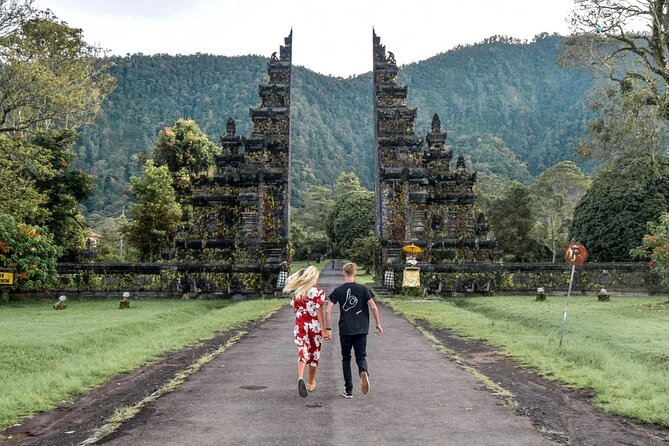 Private Tour: Bali UNESCO World Heritage Sites - Handara Iconic Gate: postcard framing, short visit, big camera energy