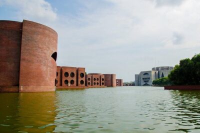 Private Tour: Dhaka Heritage & Cultural Tour - Full Day - Shahid Minar: a cultural stop with real meaning (and quick pacing)