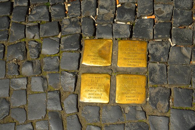 Private Tour: Jewish Heritage Walking Tour of Berlin - Alter Judischer Friedhof: cemetery art that shows continuity