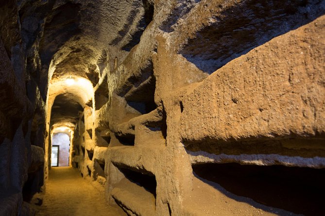 Private Tour of Catacombs and Ancient Appian Way (hotel pick up) - Catacombs of San Callisto: what you will see underground (and what you might not)