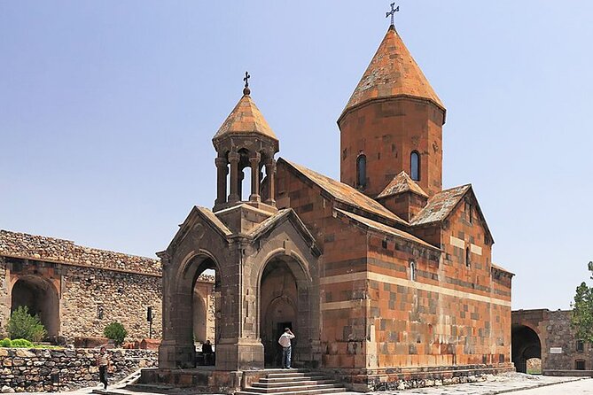 Private Tour to Khor Virap, ancient Areni cave or Areni winery, Noravank - Khor Virap: A monastery built over a prison site