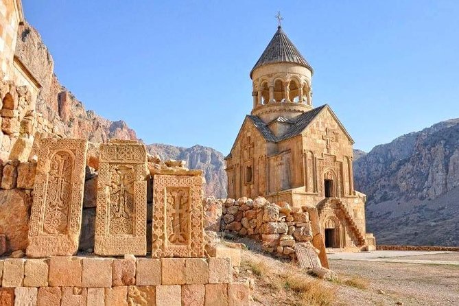 Private tour to Khor Virap, Noravank, ancient Birds-Cave, Hin Areni wine factory - Book it or skip it?