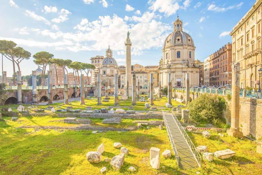 Rome: Ancient History and Colosseum Underground Tour - Group Size, Pace, and What the Guide Is Really Doing