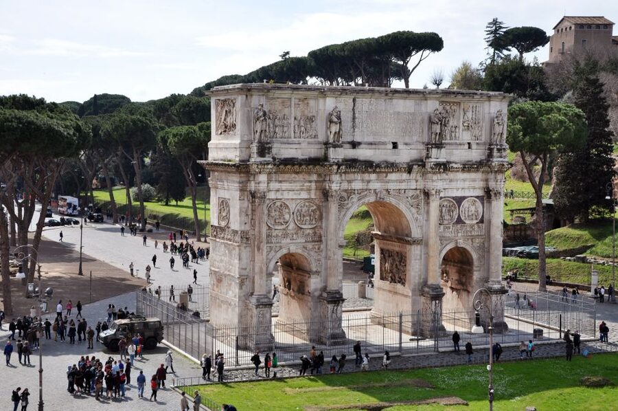 Rome: Colosseum and Ancient Rome Guided Walking Tour - Finding the Start: Meeting Point Options and What to Bring