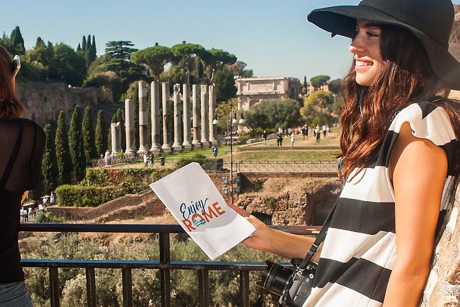 Rome: Colosseum Arena Floor, Roman Forum and Palatine Hill Tour - Guides and Headsets: How You Keep Up in a Crowded Rome