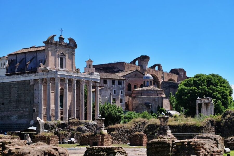 Rome: Introduction to the Colosseum and Ancient City Tour - Small-group feel and guide quality: what makes the experience land