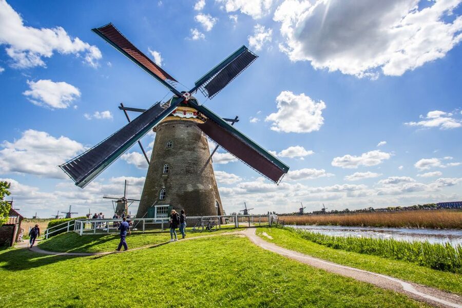 Rotterdam: Kinderdijk UNESCO World Heritage Entry Ticket - Getting there from Rotterdam: waterbus-style convenience (and bike-friendly options)
