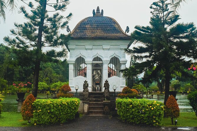 Royal Karangasem Heritage Tour - The Lunch Pause: Expect Indonesian Fare at Your Own Expense