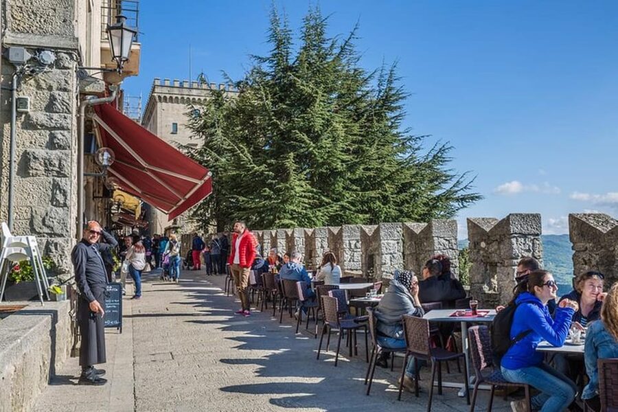 San Marino: UNESCO World Heritage Site Private Tour - Liberty Square and Palazzo Pubblico: Old Republic, Living Institutions