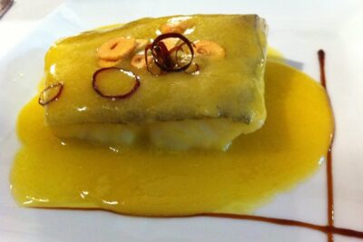 San Sebastián Private Food-Historical tour & meal at a Gastronomy Club - Old Town walk and the market stop: the fast way to get oriented