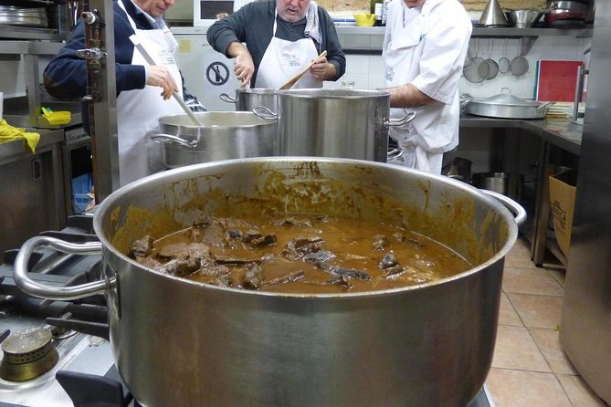 San Sebastián Private Food-Historical tour & meal at a Gastronomy Club - Price and value: what $324.38 buys you in real terms