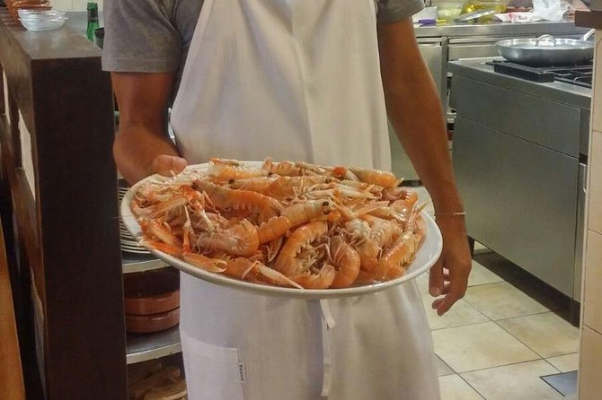 San Sebastián Private Food-Historical tour & meal at a Gastronomy Club - Who should book this tour, and who might skip it