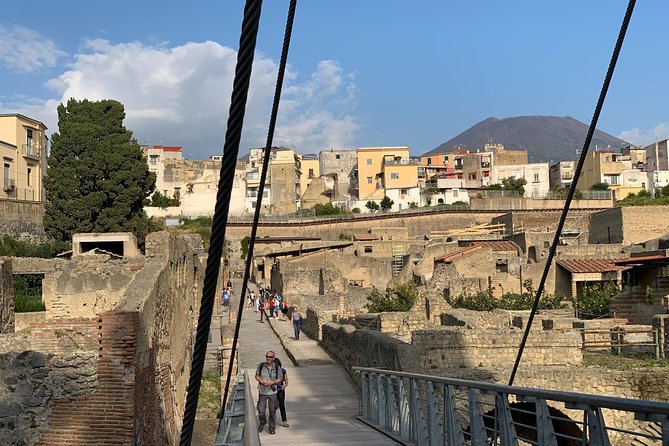 Secret Herculaneum: The Hidden Treasure of Ancient Roman Civilization - Herculaneum in 79 AD: the scale that makes it work