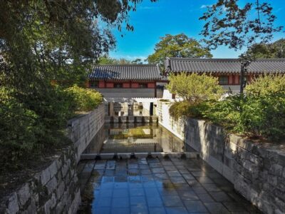 Seoul: UNESCO Heritage Palace, Shrine, and More Tour - Bukchon Hanok Village—and the Sunday switch to Namsangol Hanok Village