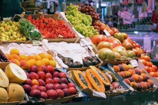 Sevilla Food Tour: Tapas, Wine, History & Traditions - Through Centro Histórico: walking that makes the food make sense
