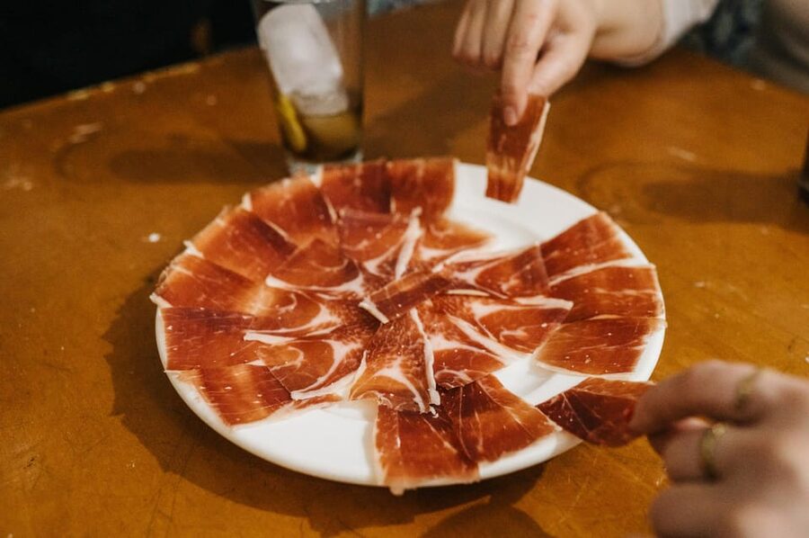 Seville: Private Tapas & History Tour in Triana Neighborhood - Drinks included: vermouth and sherry in Seville’s real style