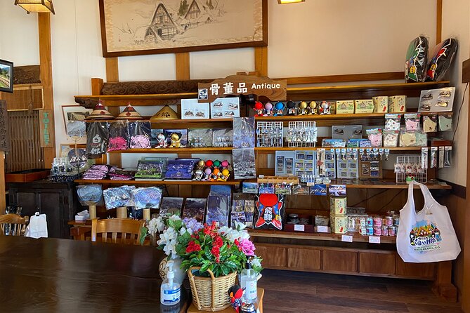 Shirakawago & Takayama Bus Tour from Nagoya w/Optional Lunch - Timing, weather, and the winter swap to Gujo Hachiman