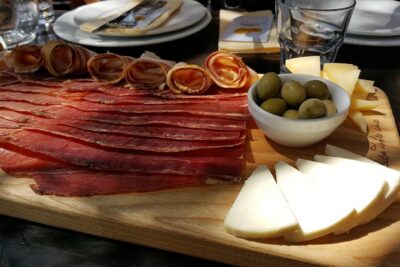 Sibenik Private Combined Food & Drink and Historical Tour - Open-Air Market and Medieval Market Stops: What to Watch For While You Taste