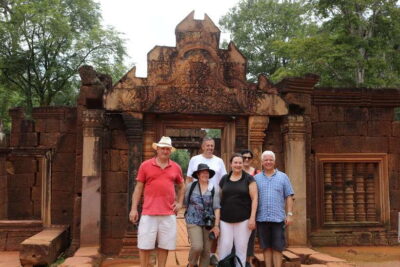 Siem Reap: Banteay Srei and Grand Circuit Heritage Tour - Getting picked up and cooled off before the first temple