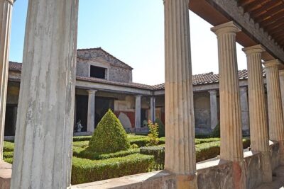 Skip-the-line Exclusive Private Full-Day Complete Ancient Pompeii Guided Tour - Anfiteatro Romano: the Roman stage where Pompeii makes sense