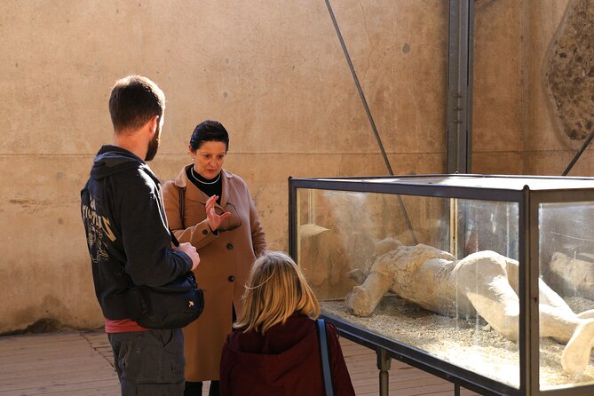 Skip-the-line Exclusive Private Full-Day Complete Ancient Pompeii Guided Tour - Casa del Menandro: frescoes, garden, and why domus design matters