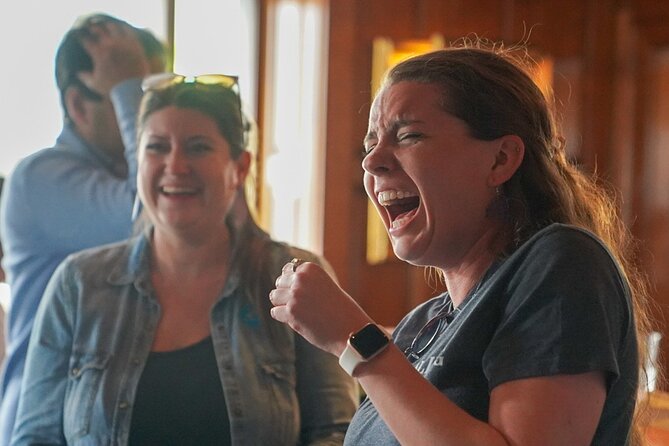 Small-Group History Tour Pub Crawl of Washington, D.C. - Your guide experience: small group, big attention
