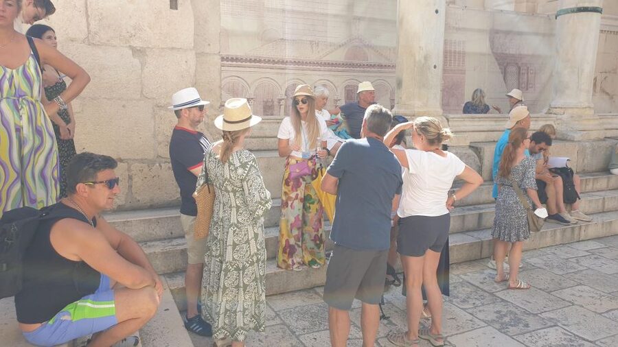 Split: History and Heritage Walking Tour - Meeting at Peristil Square: The Easy Start (and How to Find the Group)