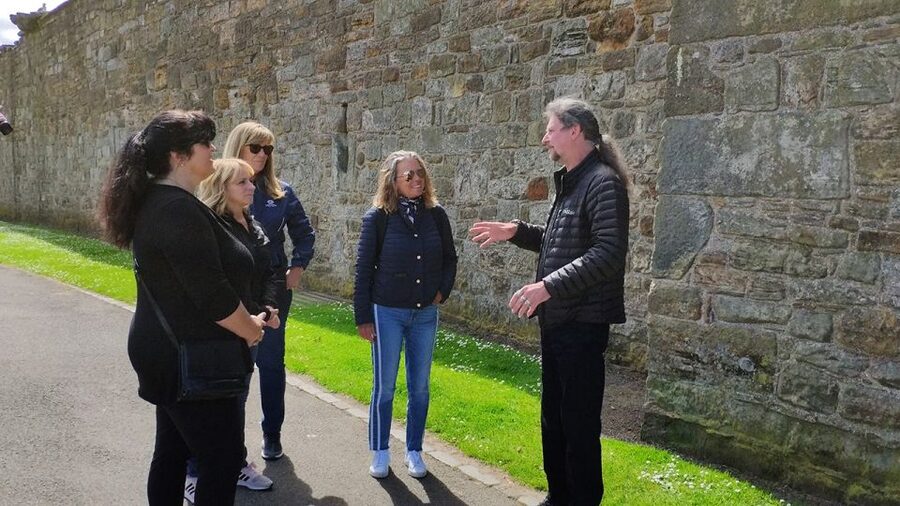 St Andrews: Town, Golf, and Old Course History Tour - On the Course: 18th Green, 1st Tee, and Fairway Footsteps