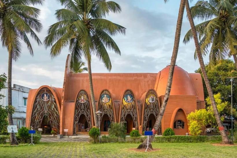 Stories of Jew Town: Guided Heritage Walk in Kochi - Starting at T D High School: St. George Church sets the tone
