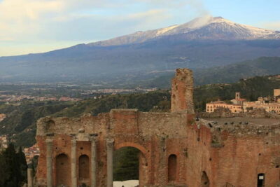 Taormina: Ancient Theater Entry Ticket and Guided Tour - Entering the site: skip-the-line plus the one thing you can’t skip
