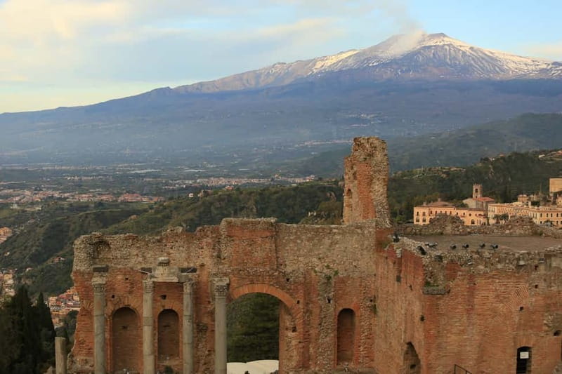 Taormina: Ancient Theater Entry Ticket and Guided Tour - Entering the site: skip-the-line plus the one thing you can’t skip