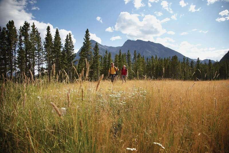 The Canmore HISTORY TOUR - Cowboys and Coal Miners 2H Walk - Safety and comfort: bear spray included, shoes matter