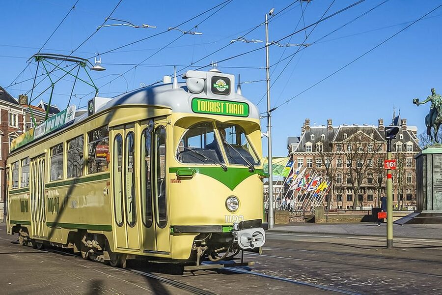 The Hague: Hop-on Hop-off Heritage Tram Tour - The audio guide: 10 languages with earphones, timed to the ride
