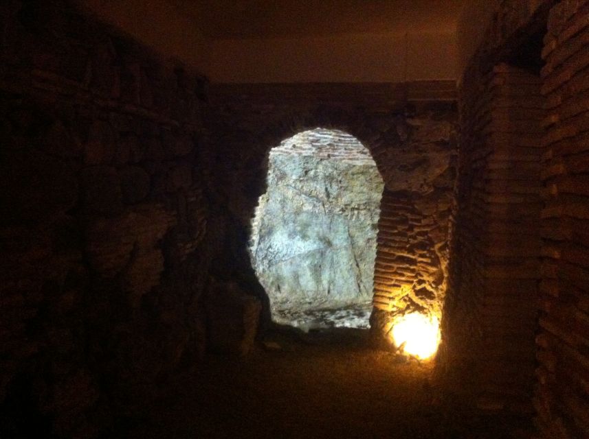 Toledo: Ancient Underground City Tour in Spanish - Walking Into Toledo’s Rock-Cut Past