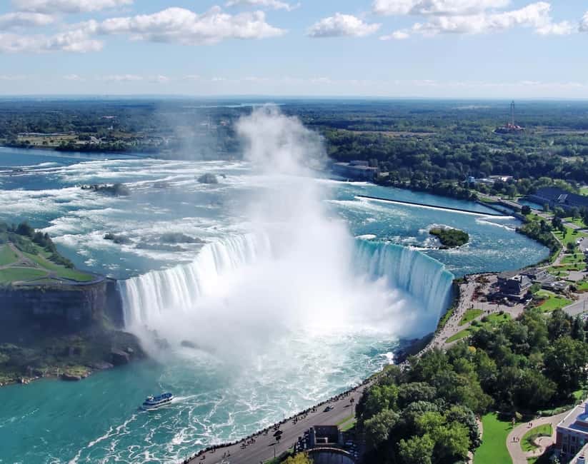Toronto: Niagara Falls & NOTL Heritage Town Guided Day Tour - Niagara Falls Canadian Side: sights, sounds, and time to actually look