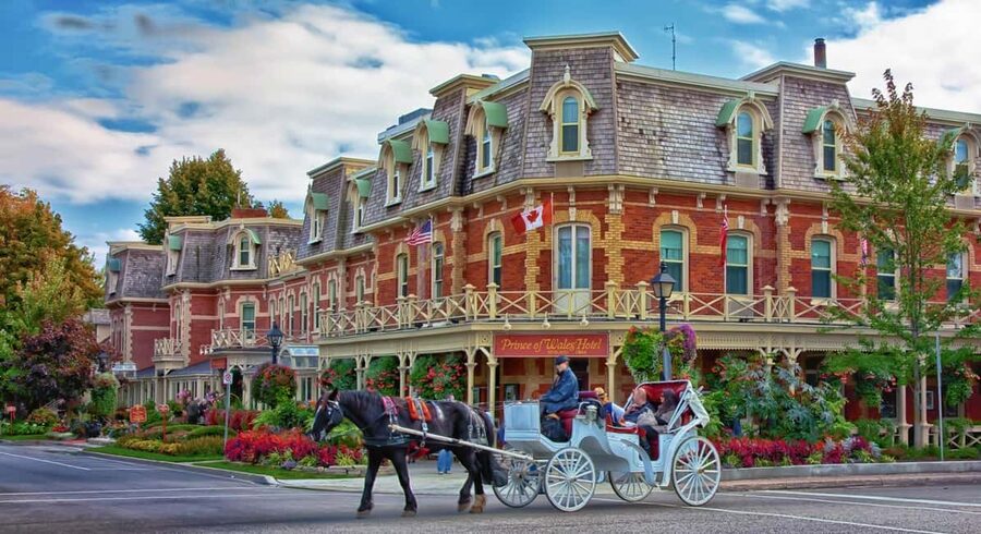 Toronto: Niagara Falls & NOTL Heritage Town Guided Day Tour - Niagara-on-the-Lake streets and the Floral Clock photo stop